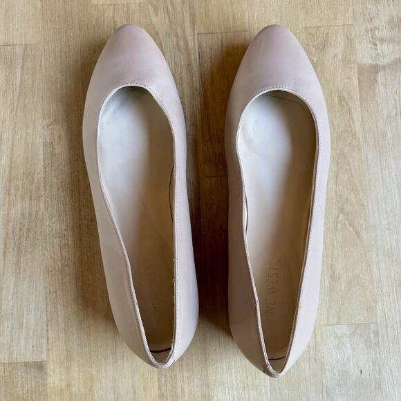 Nine West Point Slip On Leather Ballet Flats Neutral Beige 6M Gold Heel Read - Picture 2 of 8